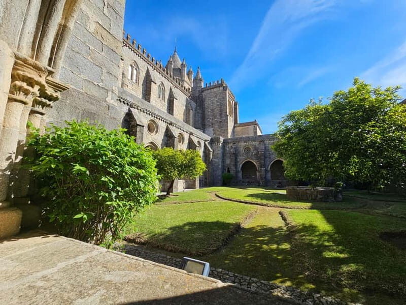 Lisboa: Évora, Cartuxa & Arraiolos Tour with Chapel of Bones - FAQ