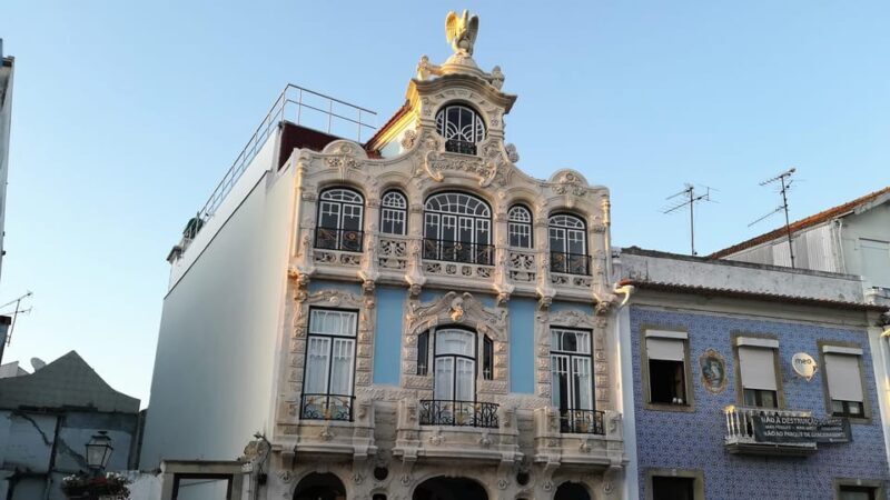 Lisboa: One-way to Porto, stops in Obidos, Nazare and Aveiro - Key Points