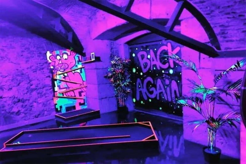 Lisbon: 18-Hole Indoor Minigolf Ticket with Bar Area - An Engaging Indoor Adventure in Lisbon