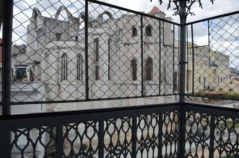 Lisbon: 2.5-hour city tour with 4 local tastings - Authentic Experiences and Authentic Flavors