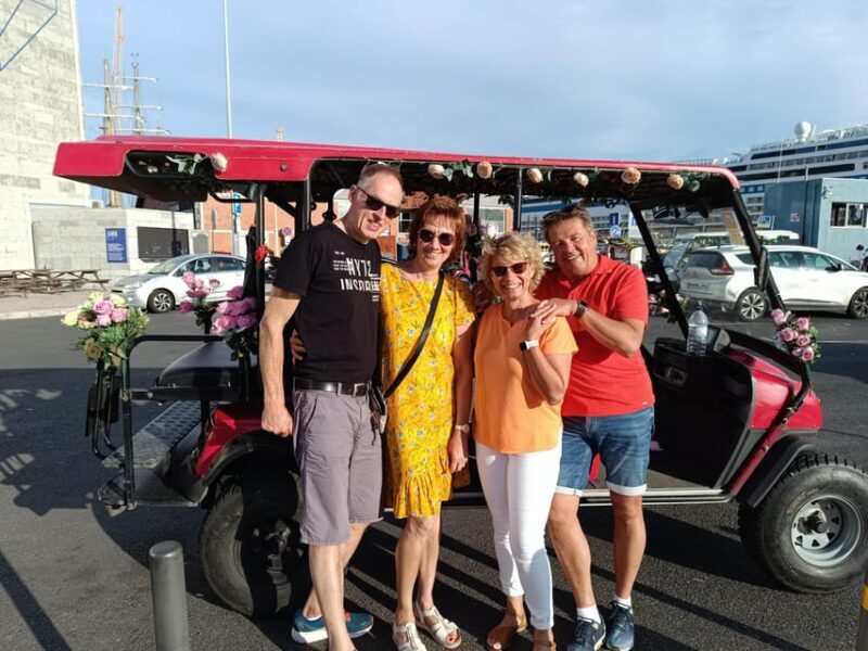 Lisbon: 2.5 hours Tuk Tuk tour in Old town and Centre - Key Points