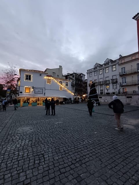 Lisbon: 2.5 hours Tuk Tuk tour in Old town and Centre - Practical Details and Tips