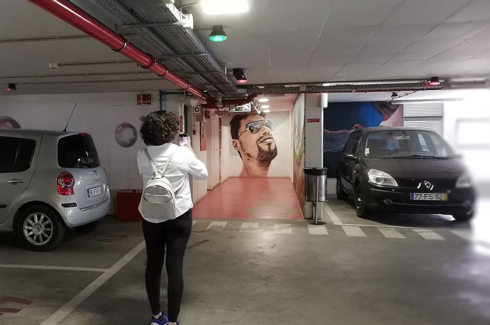 Lisbon: 2-Hour Street Art Photo Tour - Itinerary and Accessibility