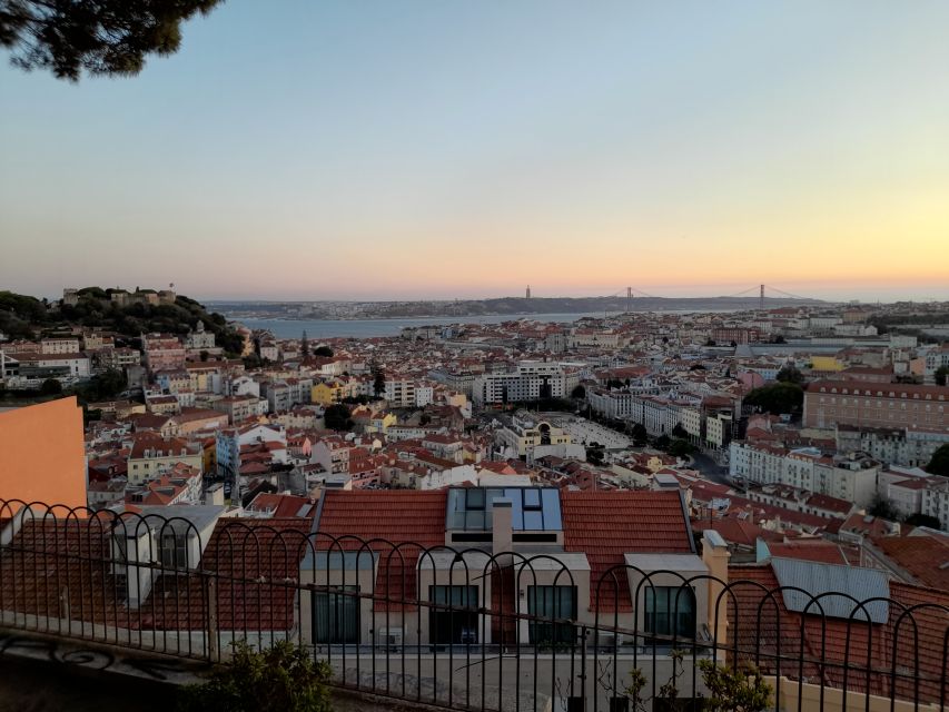 Lisbon: 2 Hours Private City Highlights Tuk-Tuk Tour for Two - Tuk-Tuk Transportation