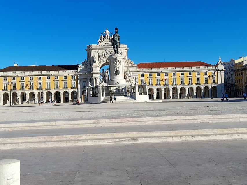 Lisbon: 2 Hours Private City Highlights Tuk-Tuk Tour for Two - Photo Opportunities