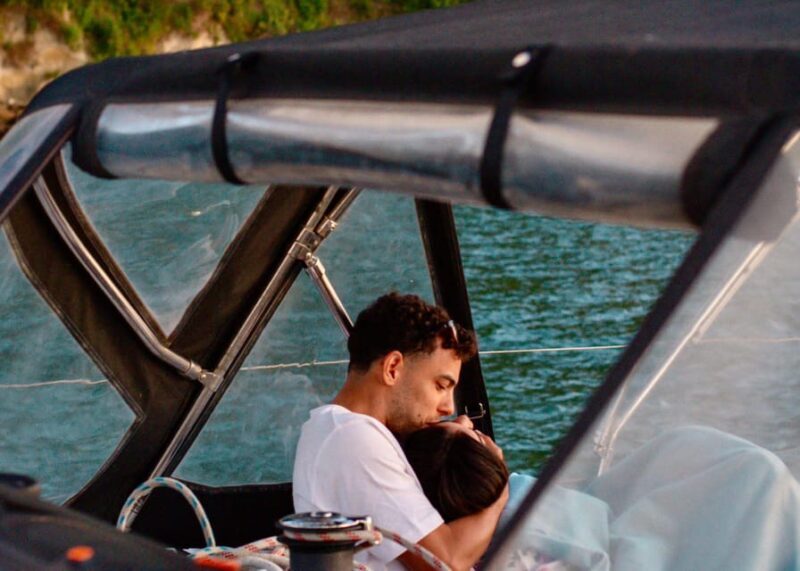 Lisbon 2 Hours Sailing Day Tour and Cruise With Drinks - Experience on the Boat