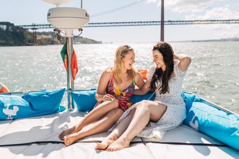 Lisbon: 2h Private Luxury Sunset Cruise with Welcome Drink - What Makes This Cruise Special? 