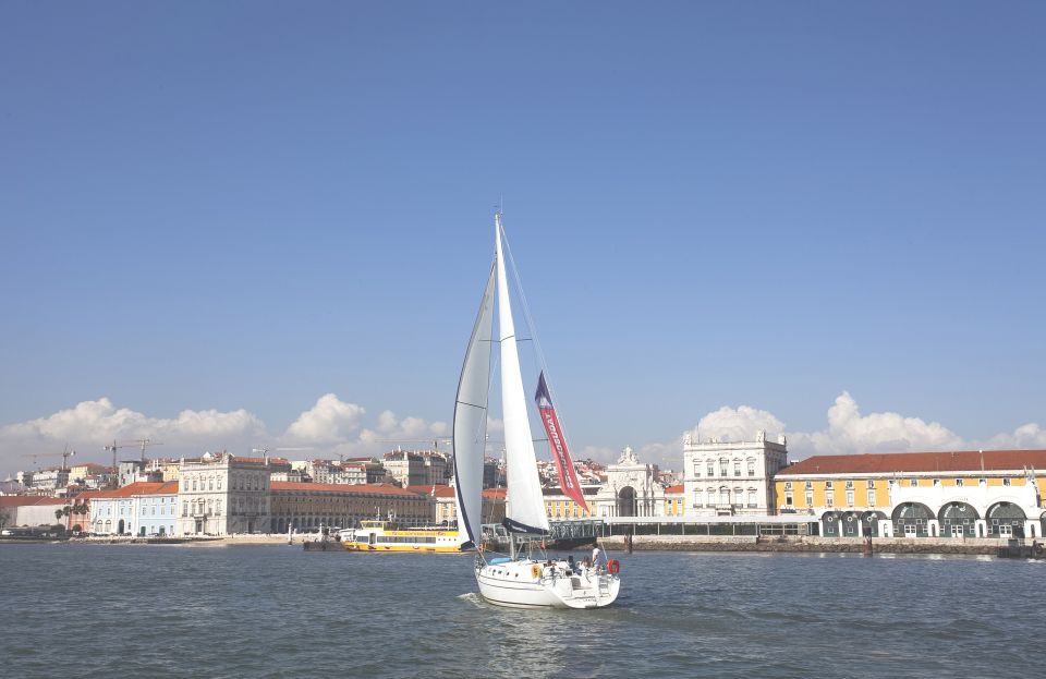 Lisbon 2H Private Tour by SAILBOAT / SAIL or POWER CATAMARAN - Private Sailing Experience