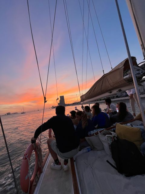 Lisbon: 2H Sunset Boat Cruise Tour with Drinks - Frequently Asked Questions