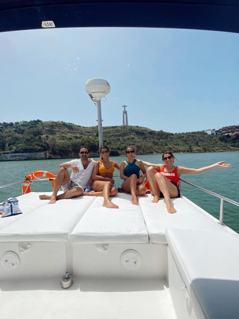 Lisbon: 4h Private Luxury Catamaran Tour with Welcome Drink - FAQ