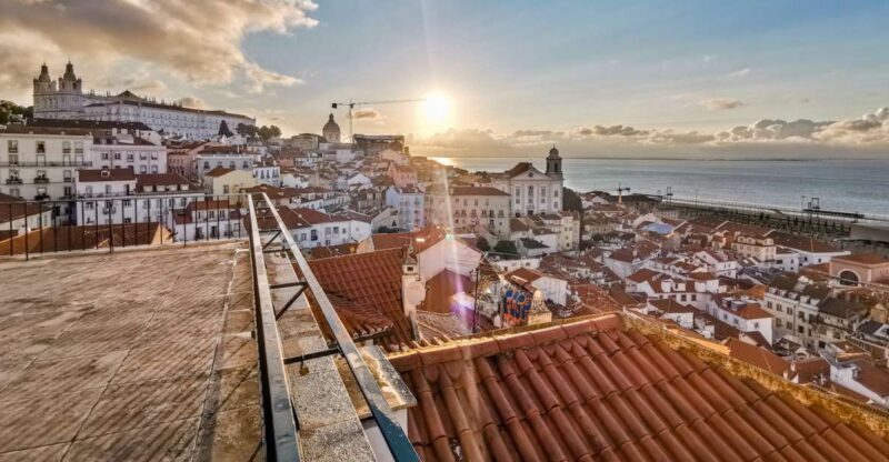 Lisbon: 4Hour Tuk Tuk Tour // See Everything! - Key Points