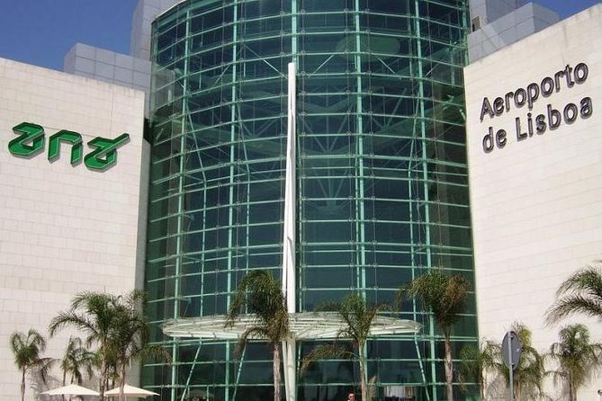 Lisbon Airport Transfer - Confirmation and Accessibility