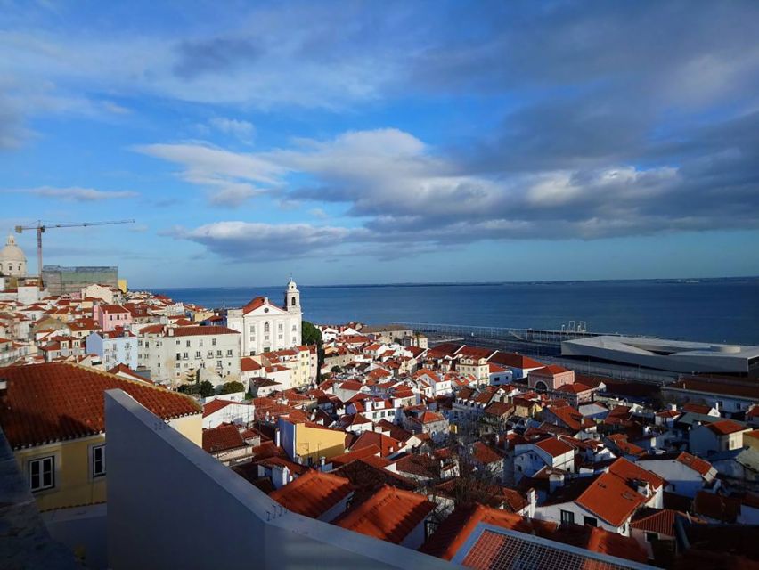 Lisbon: Alfama, Mouraria Neighborhood Walking Tour - Itinerary Details