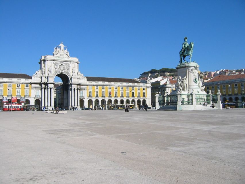 Lisbon and Fatima Sanctuary Full-Day Private Tour - Fatima Sanctuary Experience