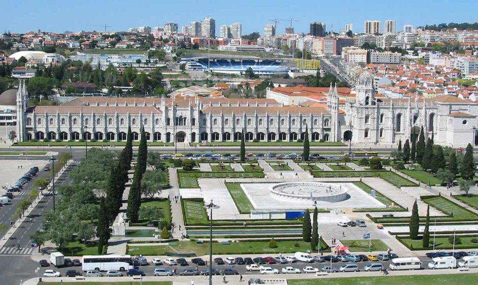 Lisbon and Fatima Sanctuary Full-Day Private Tour - Exploring Lisbons Architecture