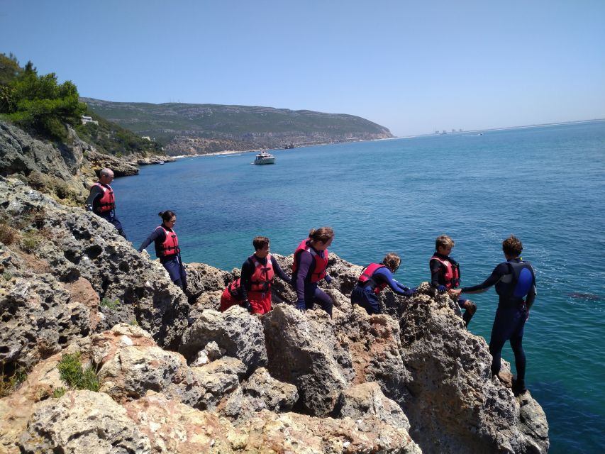 Lisbon: Arrábida All-Inclusive Kayak Adventure Tour - Lunch and Wine