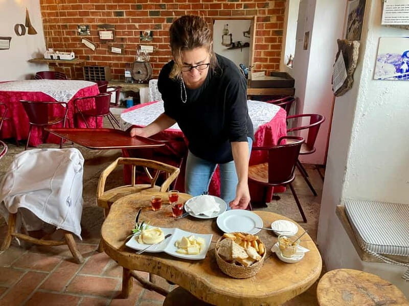 Lisbon: Azeitão Cheese Workshop with Wine & Food Tasting - Key Points