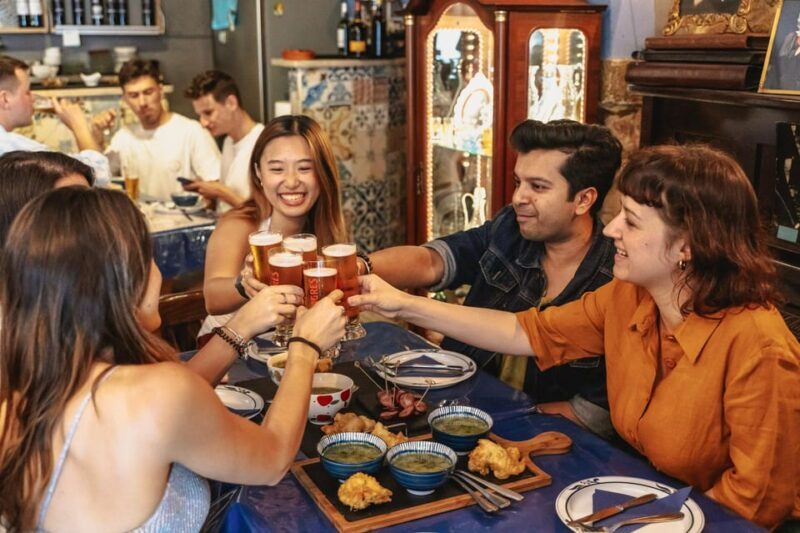 Lisbon: Baixa District Food Tour with Dinner and Drinks - Guides and the Social Experience