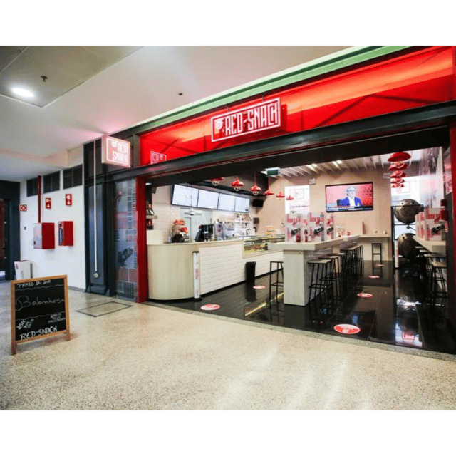 Lisbon: Benfica Stadium and Museum Tour with Meal and Scarf - How the Experience Feels