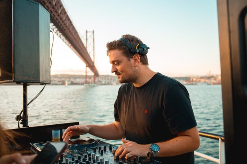 Lisbon Boat Party - Live DJ & Afterparty with VIP Club entry - An In-Depth Look at the Lisbon Boat Party Experience