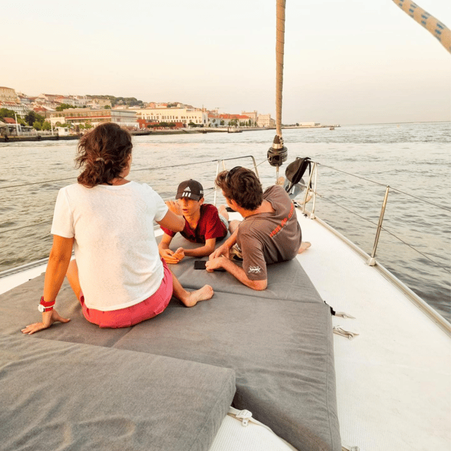 Lisbon: Boat Tour Cruise Vintage or Lux Sailboat w/ Drinks - An Overview of the Experience