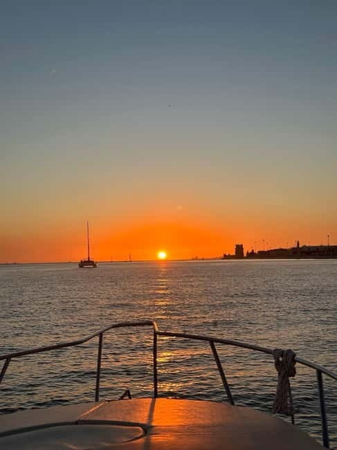 Lisbon: Boat Tour with a Drink in a motor boat - Authentic Experiences and Highlights