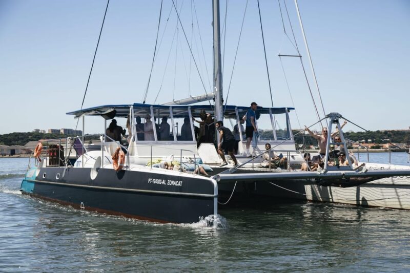 Lisbon: Catamaran Boat Party with Music, Open Bar & Dives - Why Choose the Lisbon Catamaran Party?
