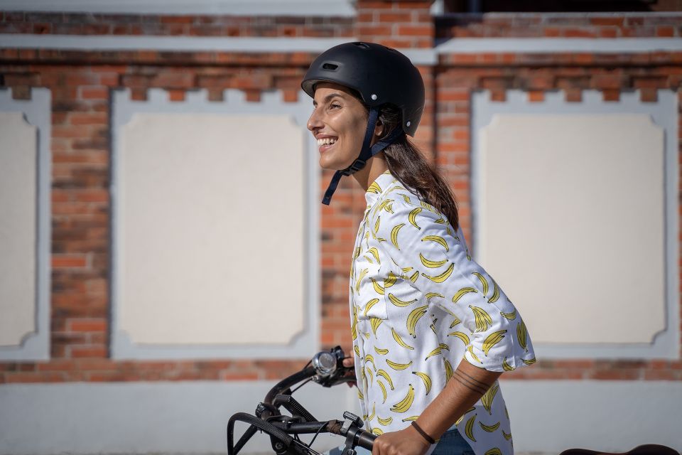 Lisbon: City Discovery E-Bike Rental With Map & Training - Rental Inclusions and Support
