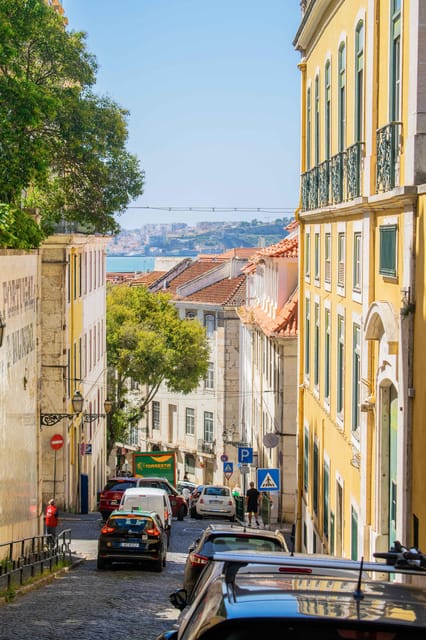 Lisbon: City Highlights Tour with Food Tastings - Introduction