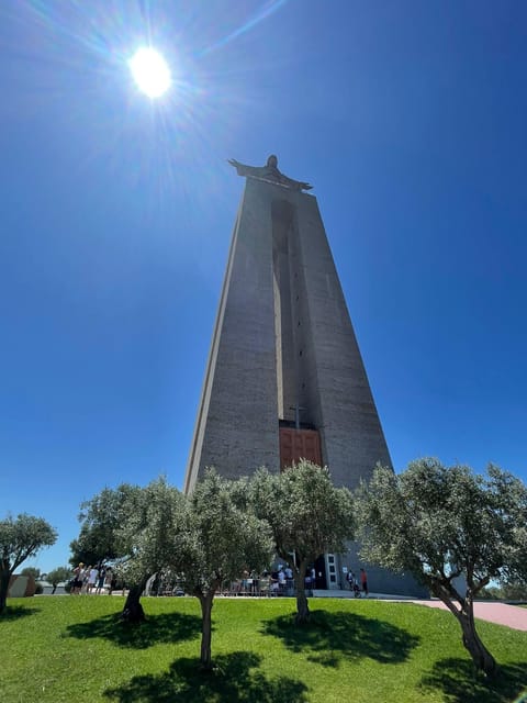 Lisbon City Tour HALF DAY 4h - VAN - Whats Included and Whats Not
