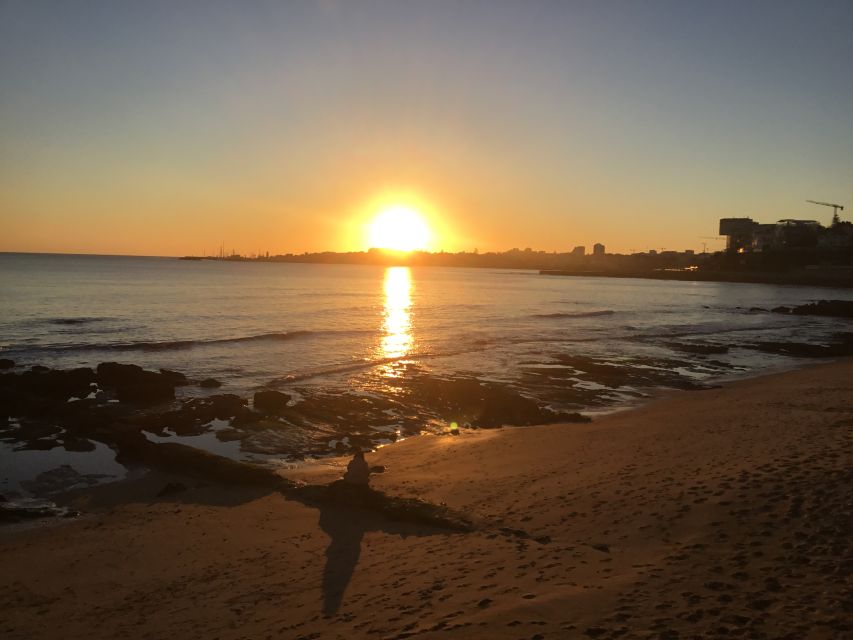 Lisbon: Coastal Sunset Tour With Sparkling Wine and Snacks - Inclusions