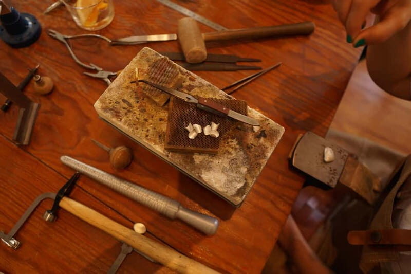 Lisbon: Couple's Jewelry Workshop with Local Artisans - FAQ