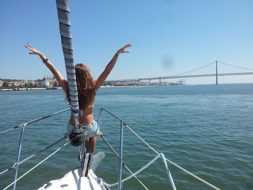 Lisbon: Day, Afternoon, or Sunset Boat Cruise With Wine - Key Points