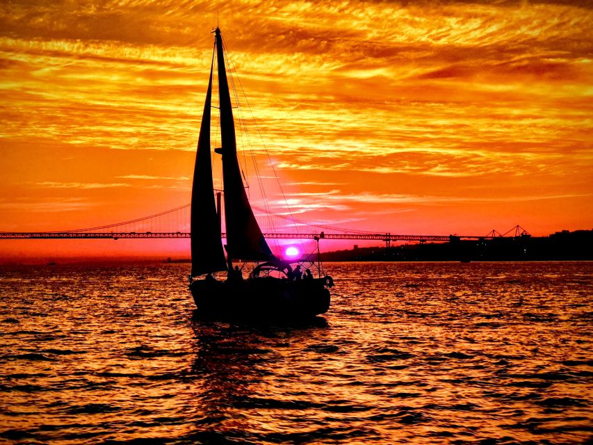 Lisbon: Day, Afternoon, or Sunset Boat Cruise With Wine - Experience the Tagus River Cruise