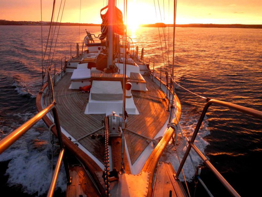 Lisbon: Daylight or Sunset on a Vintage Sailboat - Itinerary and Highlights