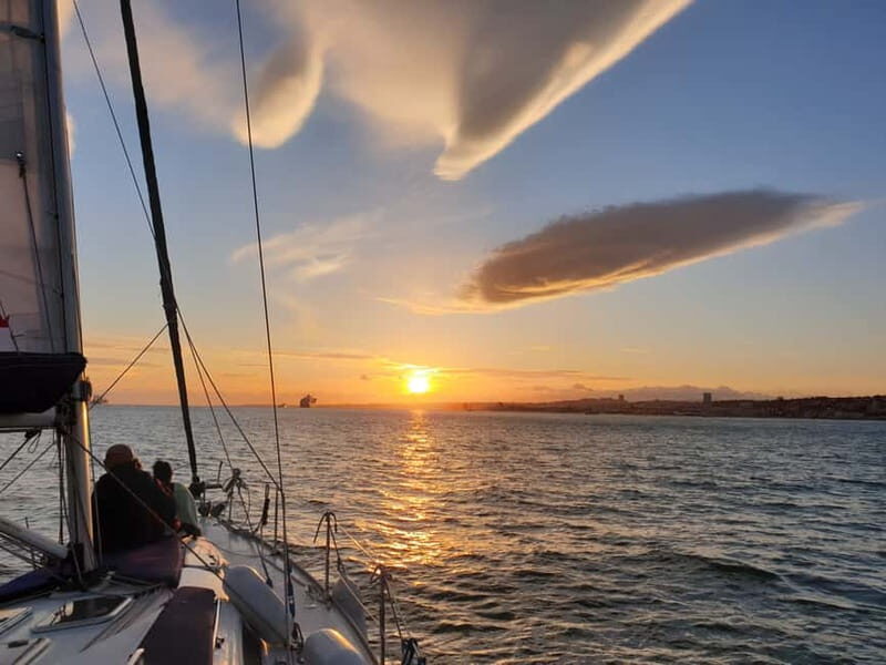 Lisbon: Daytime or Sunset Boat Cruise with History and Wine - A Closer Look at the Experience