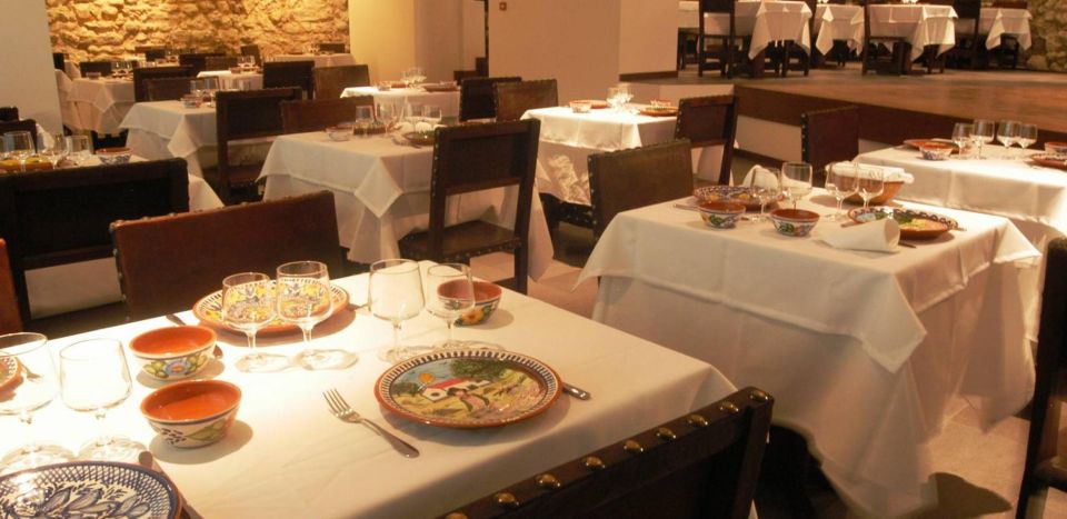 Lisbon Dinner With Fado Show and Sights by Night - Booking Information