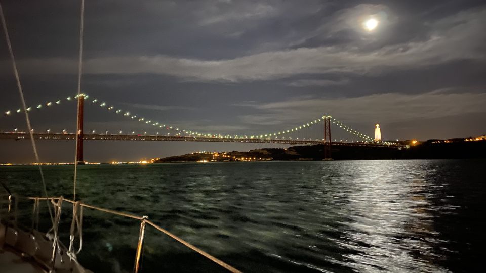 Lisbon: Exclusive Night Tour - Customer Reviews and Testimonials