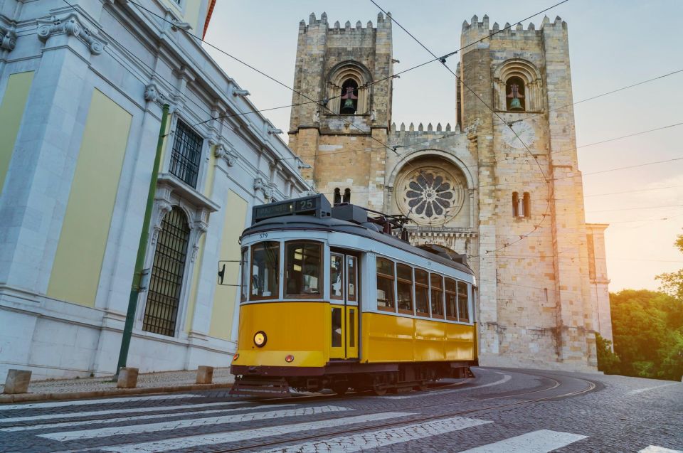Lisbon: Express Walk With a Local in 60 Minutes - Cancellation Policy