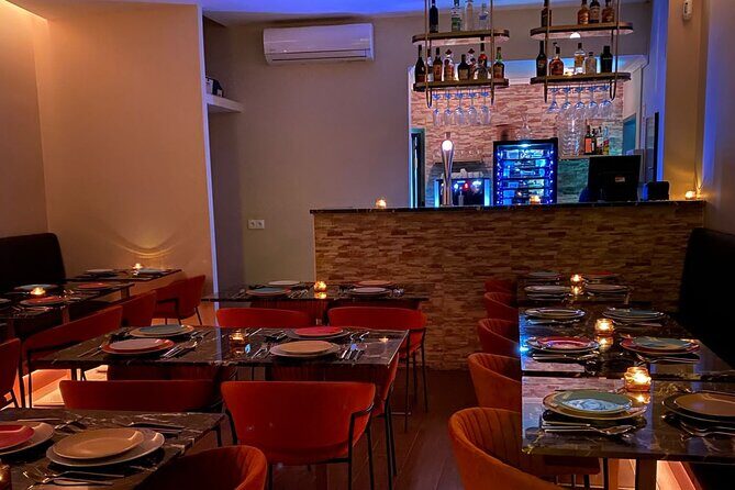 Lisbon Fado Dinner Show and Panoramic Night Tour - Key Points