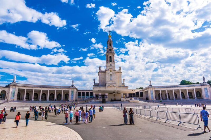 Lisbon: Fátima, Batalha, Nazaré and Óbidos Small-Group Tour - An In-Depth Look at the Tour Experience