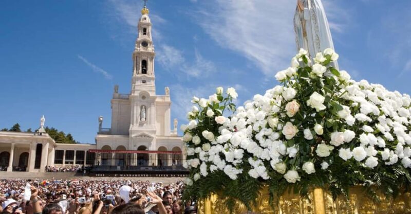 Lisbon: Fátima, Nazaré and Óbidos Full-Day Private Tour - Discovering Fátima: Portugals Spiritual Heart