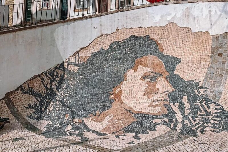 Lisbon: Flexible Walking Tour of Alfama - Key Points