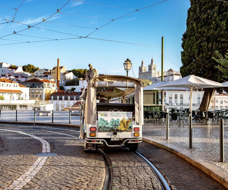 Lisbon: Guided Tuk-Tuk Tour Along the Historic Tram Line 28 - Charming Graça District
