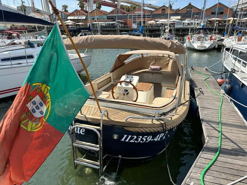 Lisbon: New Year's Eve Private Boat with Open Bar - An In-Depth Look at the Experience