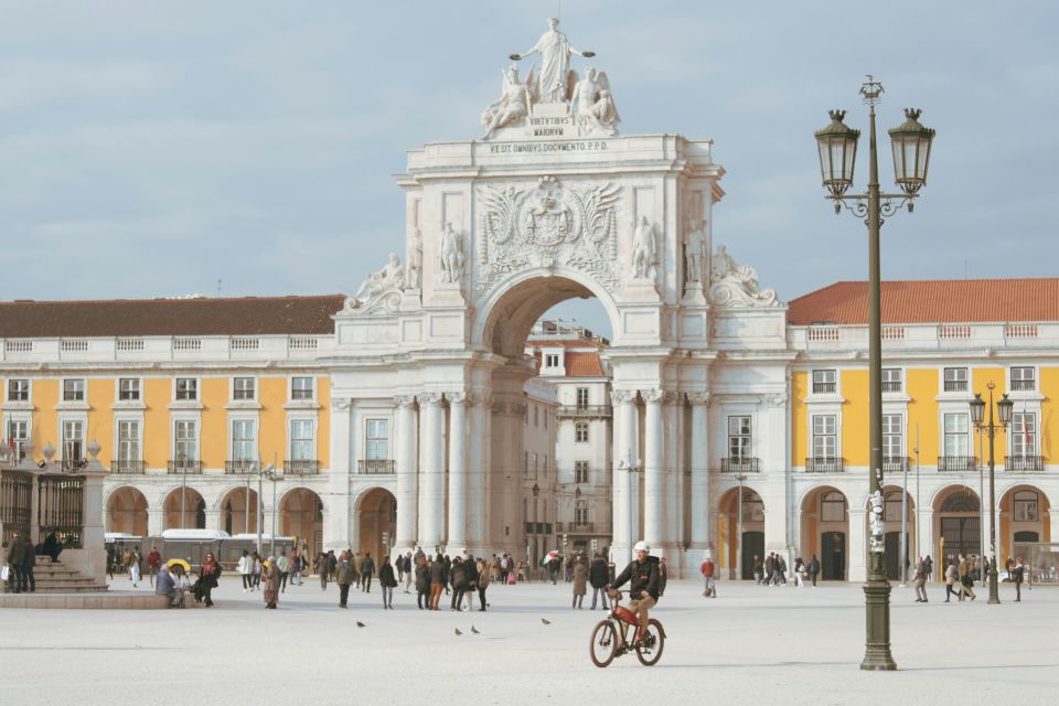 Lisbon Old City a Self-Guided Audio Tour in English - Key Points