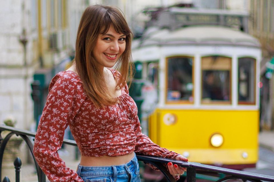 Lisbon: Preserve Your Travel Memories With a Photoshoot Tour - Informative and Informal Photoshoot Experience