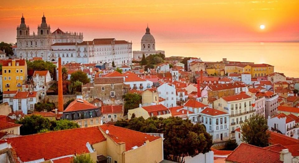 Lisbon: Private 4 Hours City Highlights Tour by Tuktuk - Customizable Itinerary