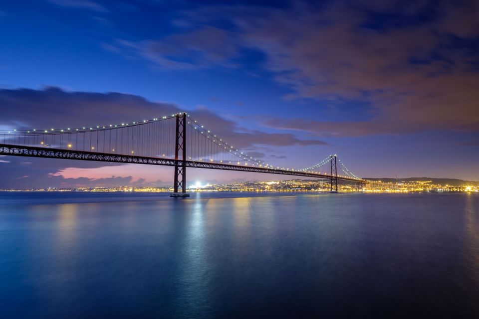 Lisbon: Private Cacilhas and Almada Walking Photo Tour - Key Points