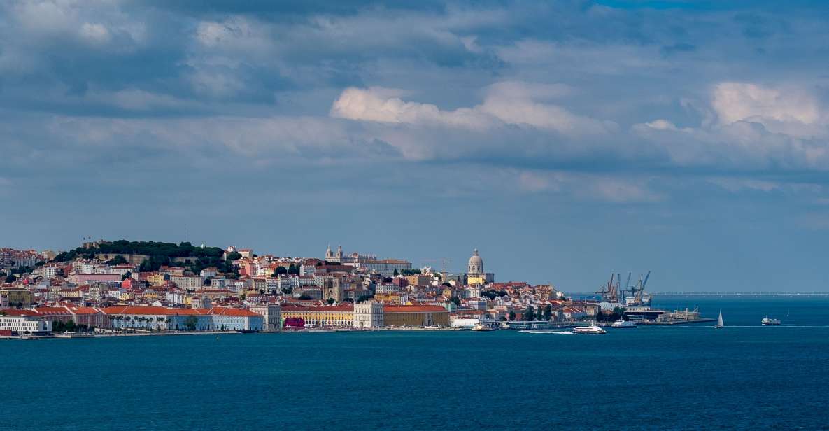 Lisbon: Private Cacilhas and Almada Walking Photo Tour - Exploring Cacilhas and Almada
